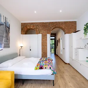The Red Bricks - San Babila Area Milan